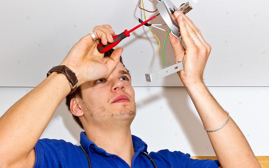électricien en urgence Crèvecœur-le-Grand